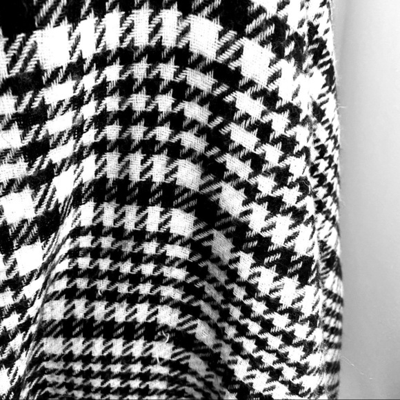 Express Large Plaid/Checkered Black & White Fringed Wrap/Scarf. - Picture 7 of 14